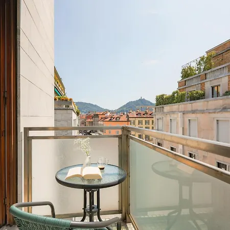 Piazza Cavour - By Myhomeincomo * 코모